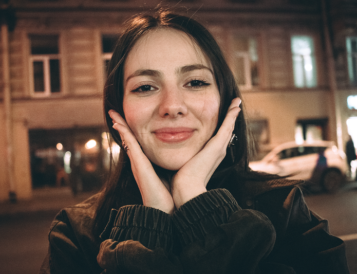Фото художницы студии Garage!